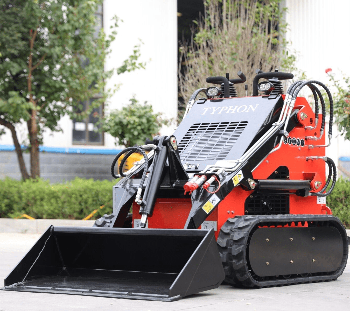 STOMP Skid Steer Loader thumbnail 2